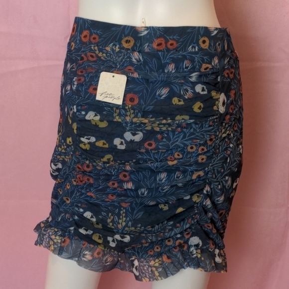 Free People Blue Floral Ruched Ruffle Hem Mini Skirt size Small - Picture 2 of 5